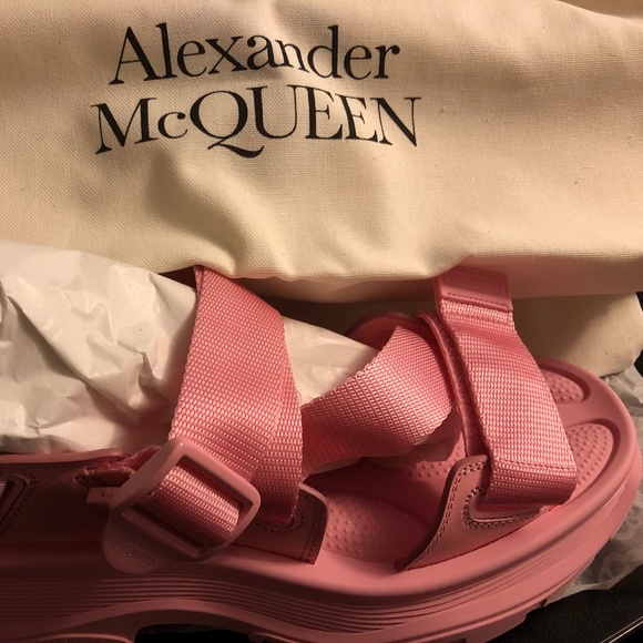 Alexander McQueen Tread Sandal Pastel Pink - size 9(39) - Picture 10 of 13